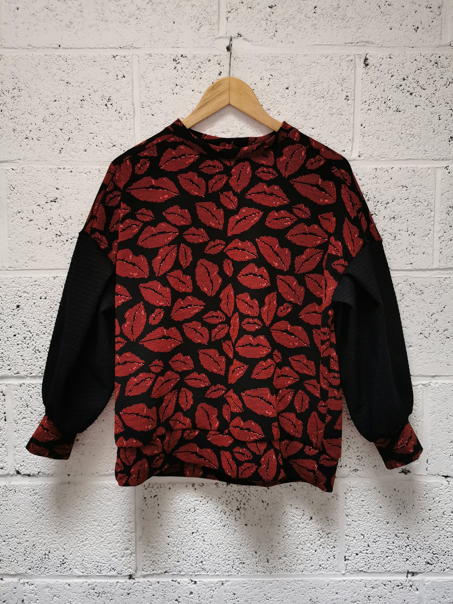 SWEET VALENTINE sweater N°13 - Sweet kisses