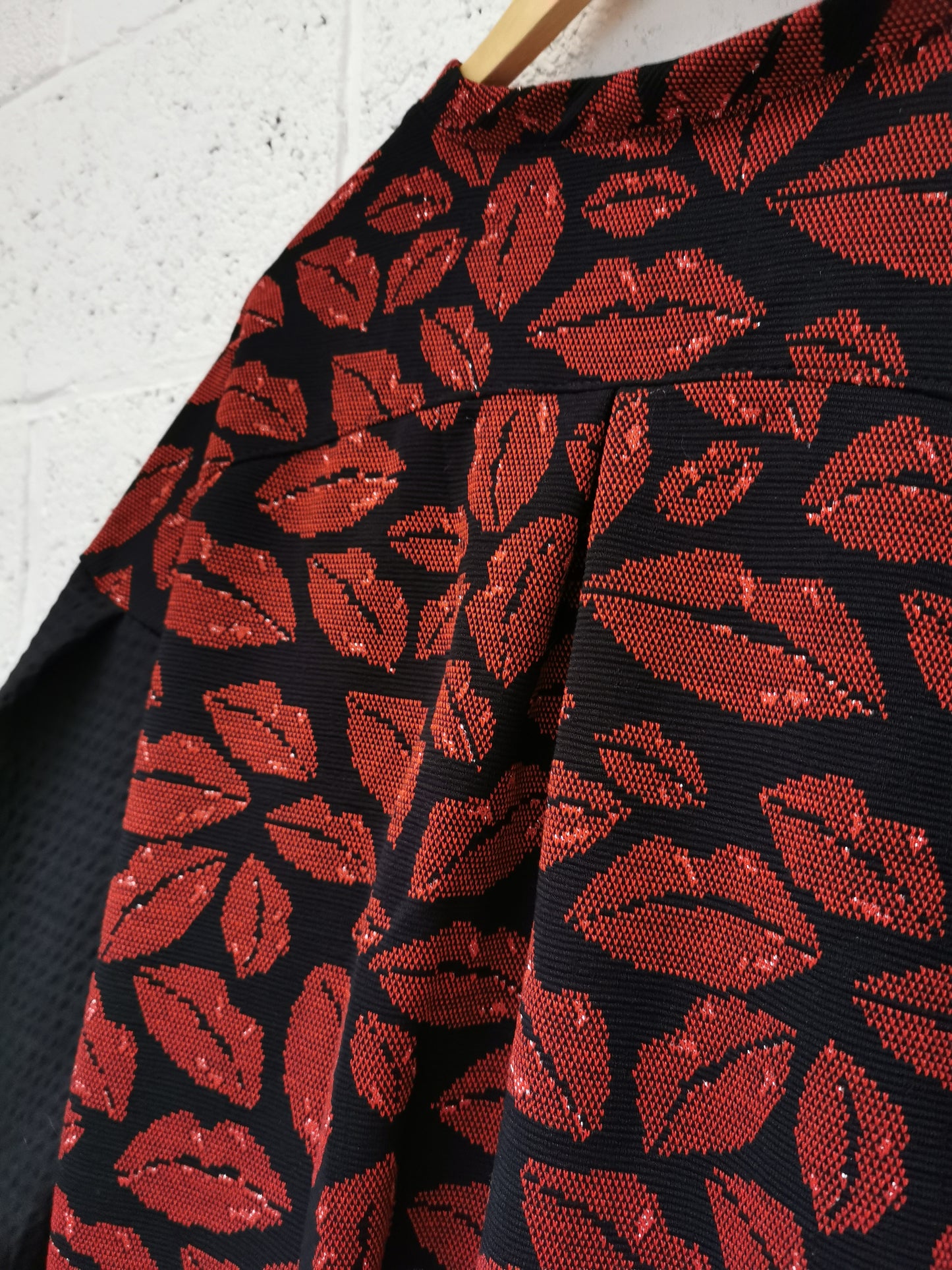 SWEET VALENTINE sweater N°13 - Sweet kisses