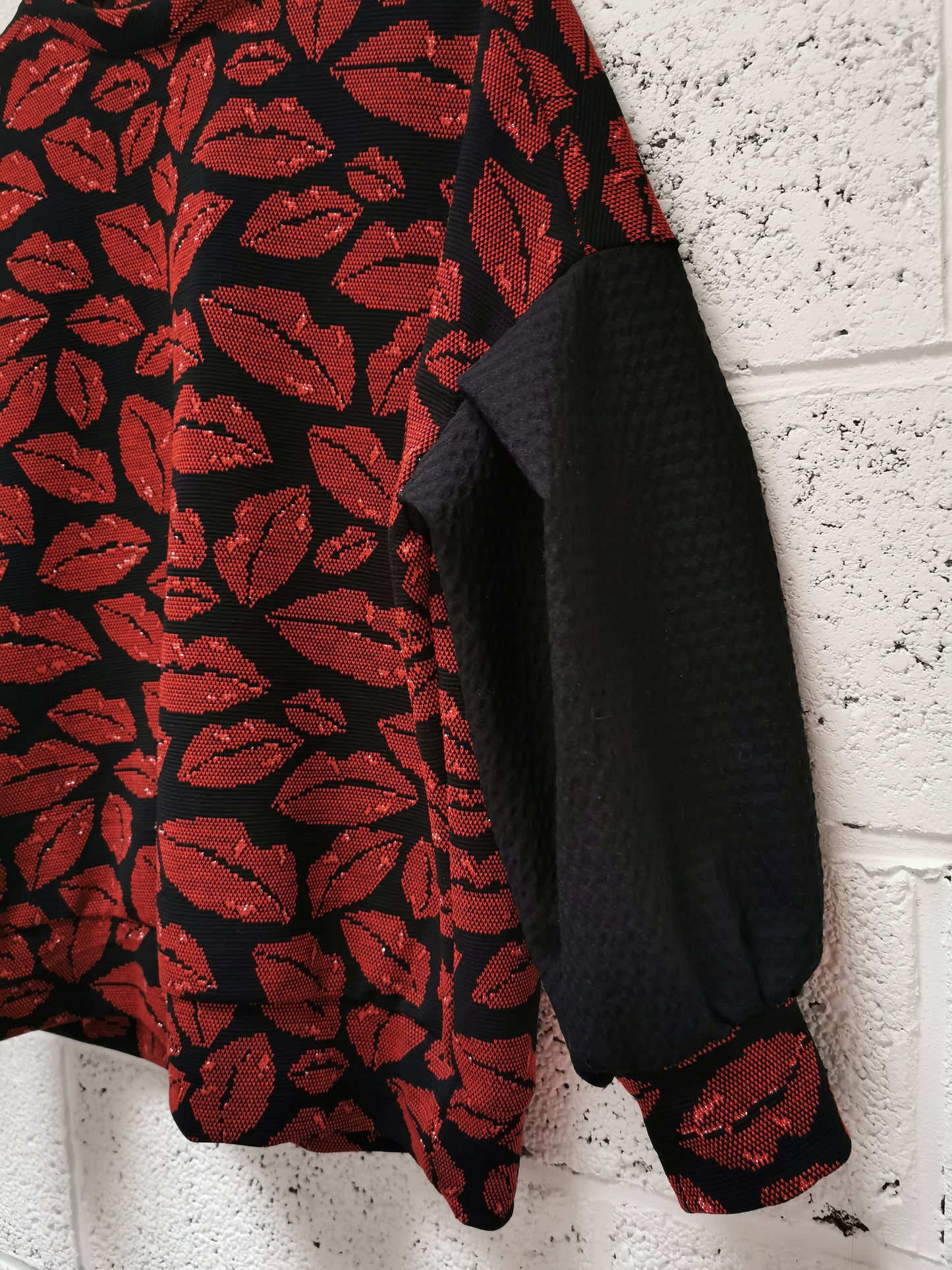SWEET VALENTINE sweater N°13 - Sweet kisses