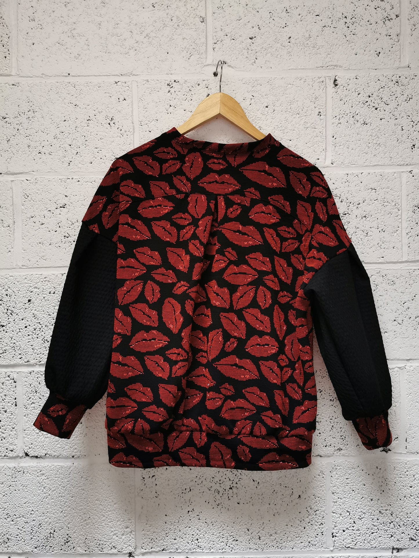 SWEET VALENTINE sweater N°13 - Sweet kisses