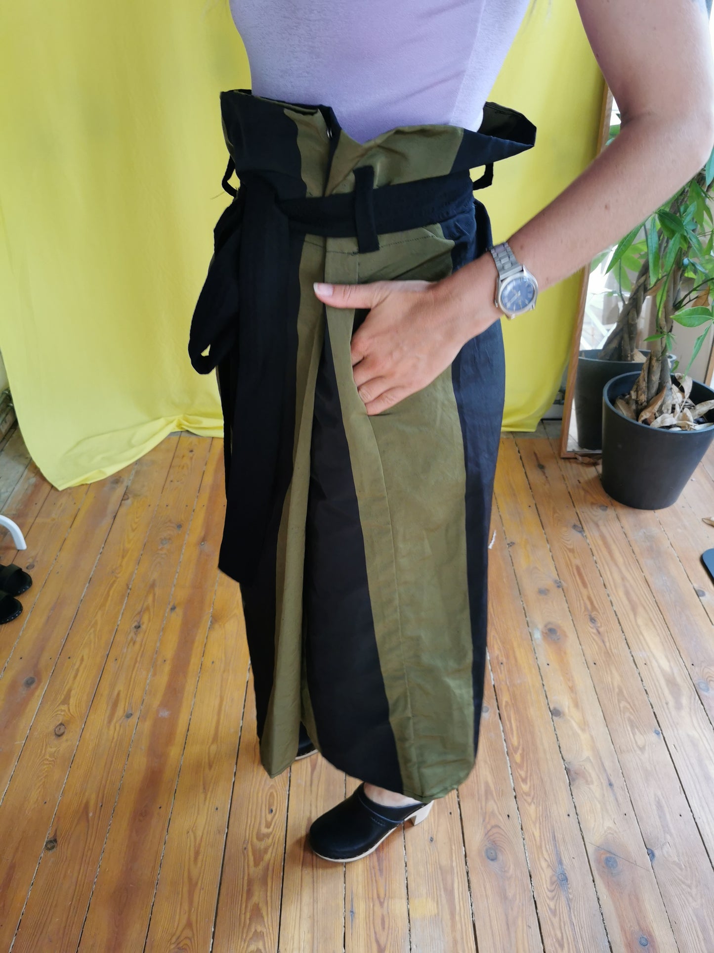 PROTEA SKIRT - KHAKI & BLACK