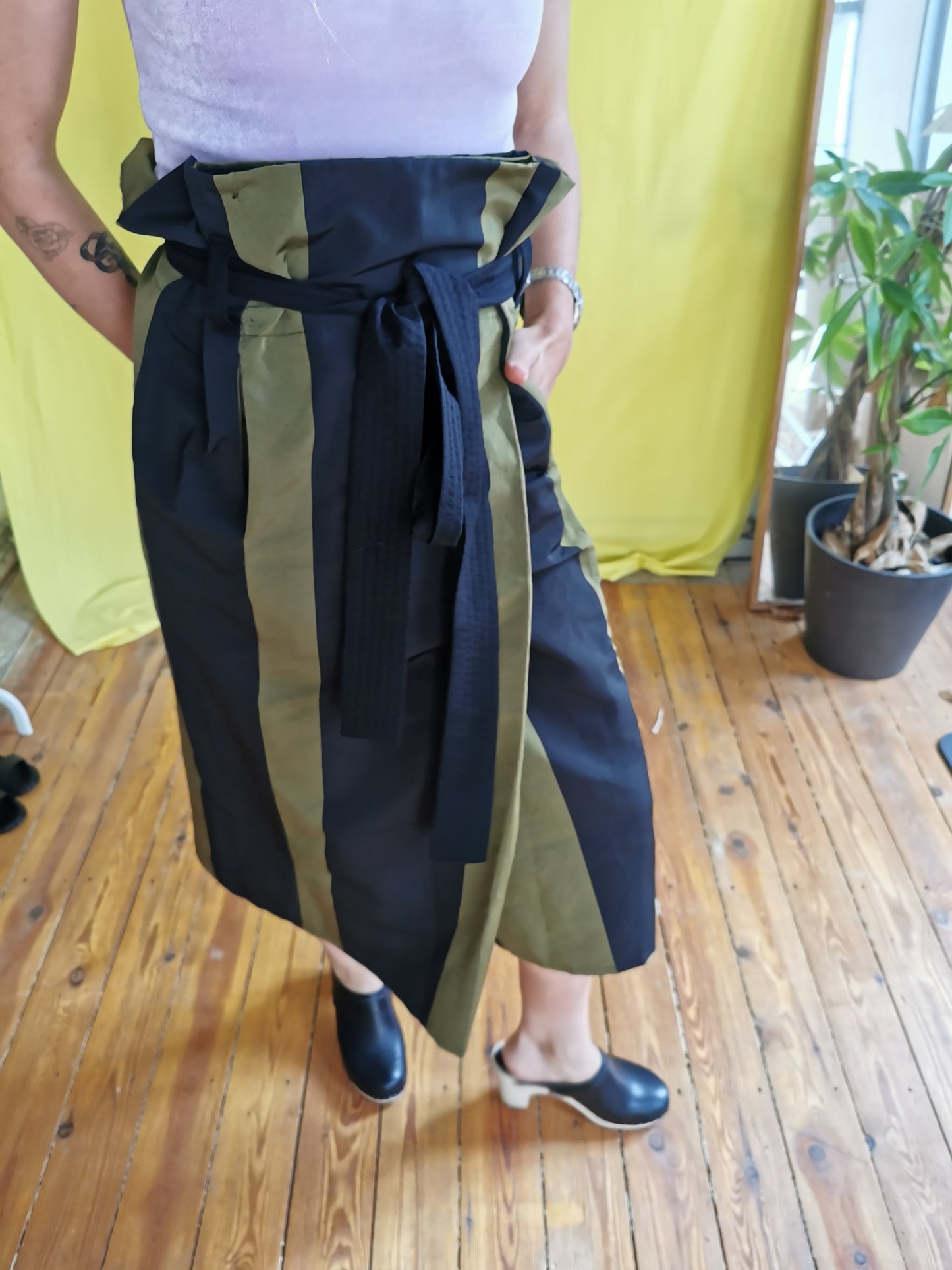 PROTEA SKIRT - KHAKI & BLACK