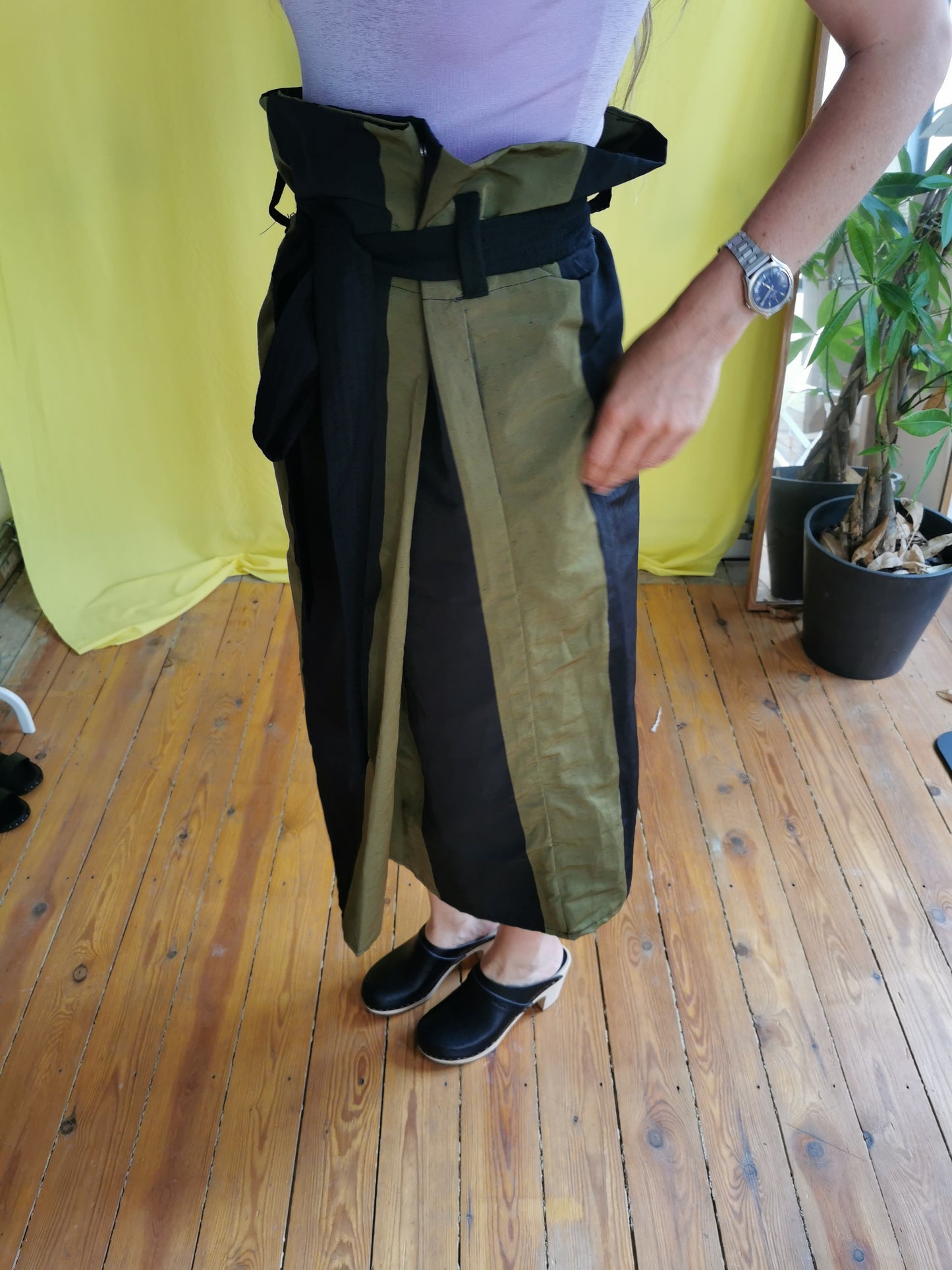 PROTEA SKIRT - KHAKI & BLACK